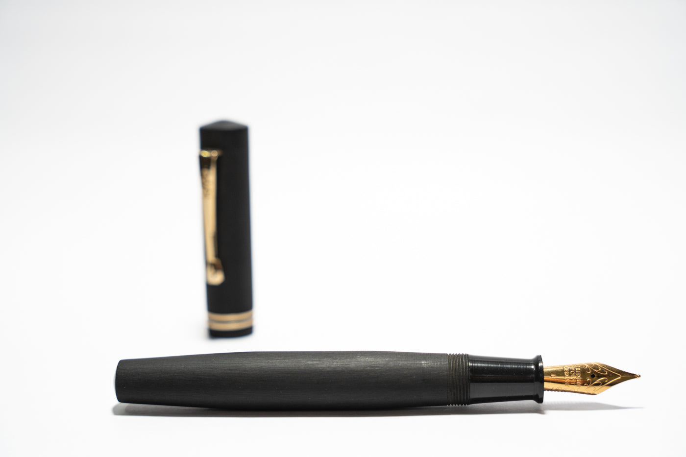 ASA Maya Handcrafted Ebonite Fountain Pen - Vintage-Inspired Diamond Design with Jowo Nib